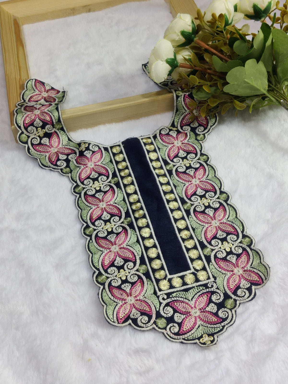 Embroidered Neck Patch Design NE1092 - Artiza Lace
