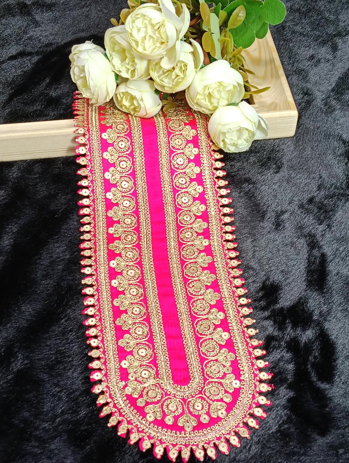 Embroidered Neck Patch Design NE334 - Artiza Lace