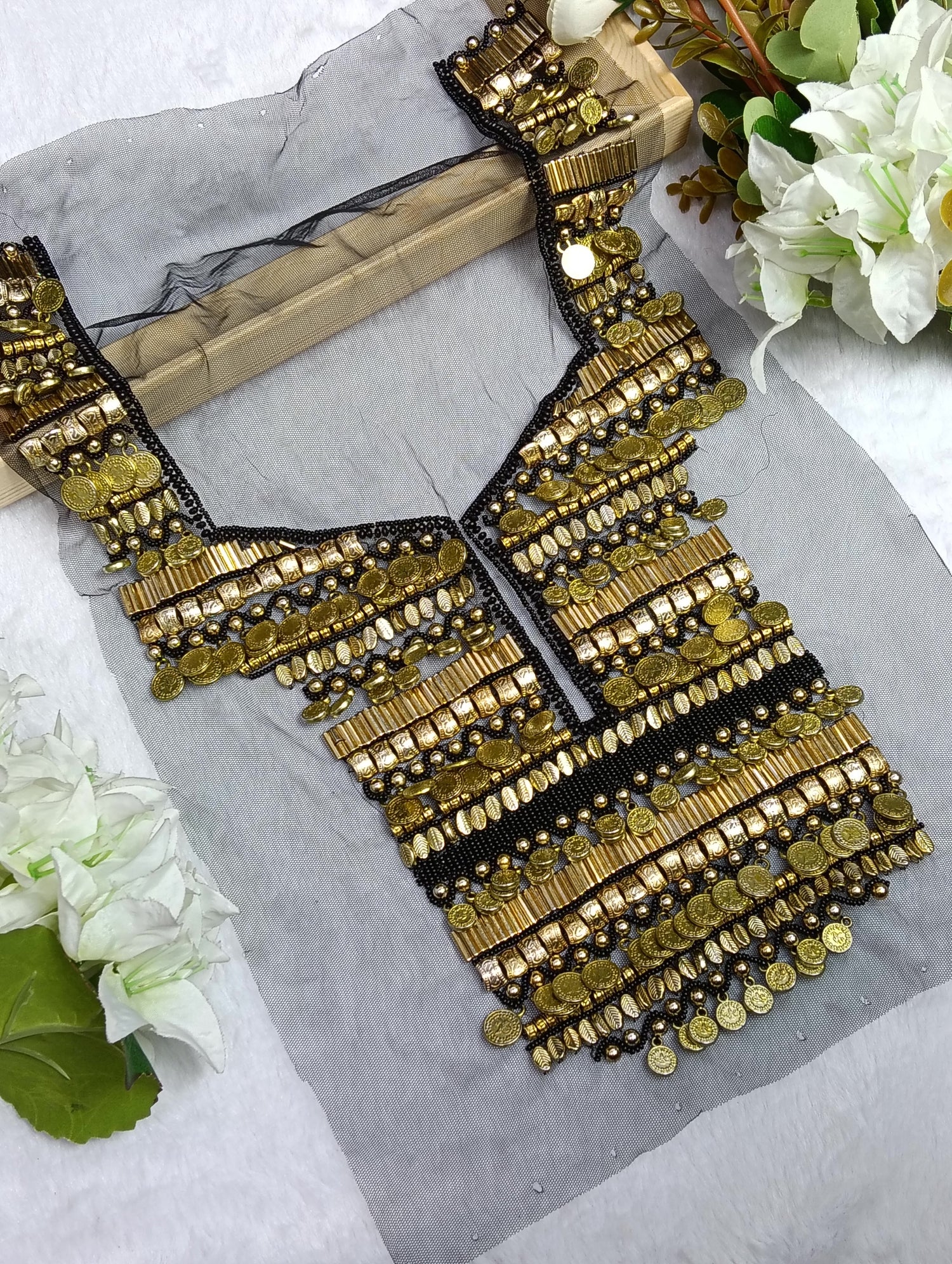 HANDWORK NECK