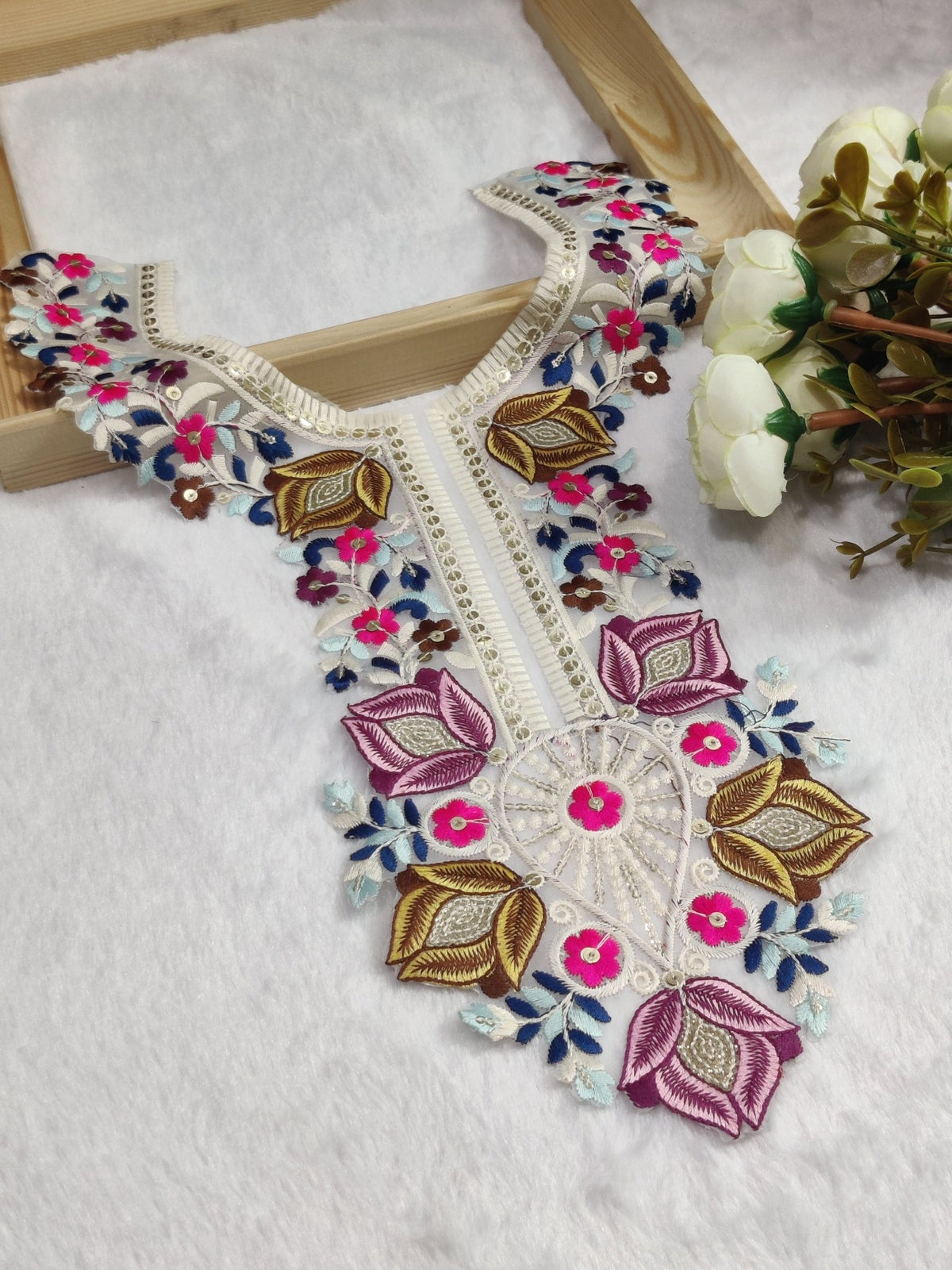 Embroidered Neck Patch Design NE1026 - Artiza Lace