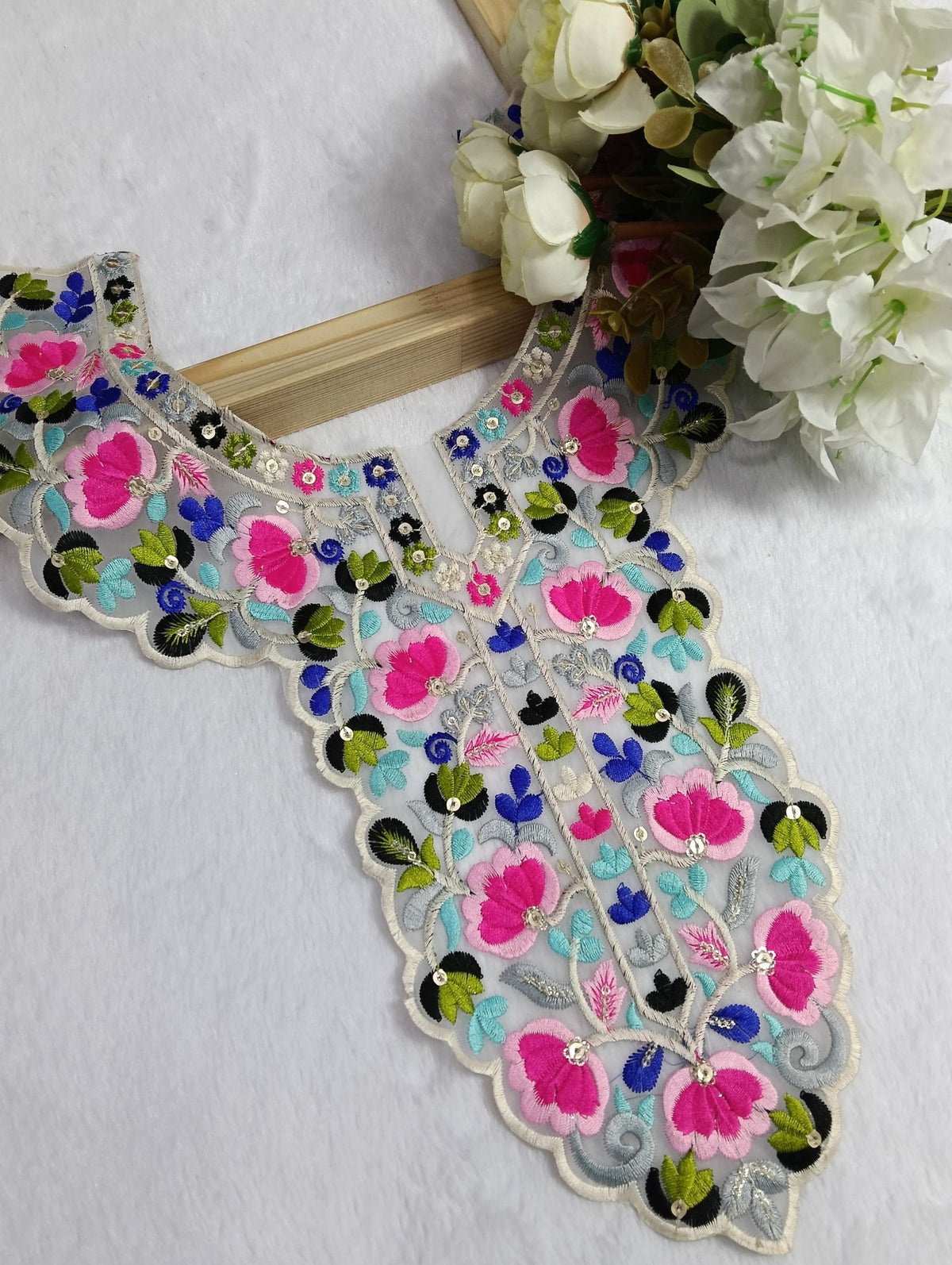 Embroidered Neck Patch Design NE1027 - Artiza Lace