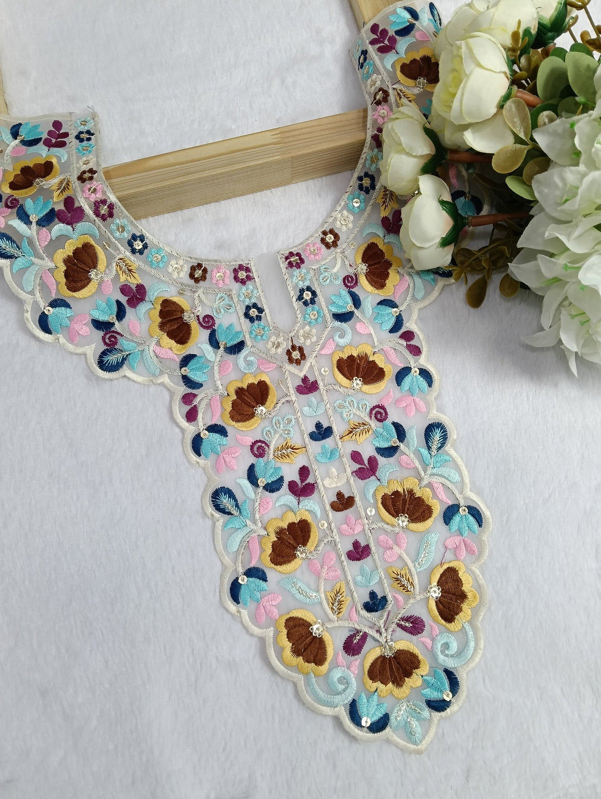 Embroidered Neck Patch Design NE1027 - Artiza Lace