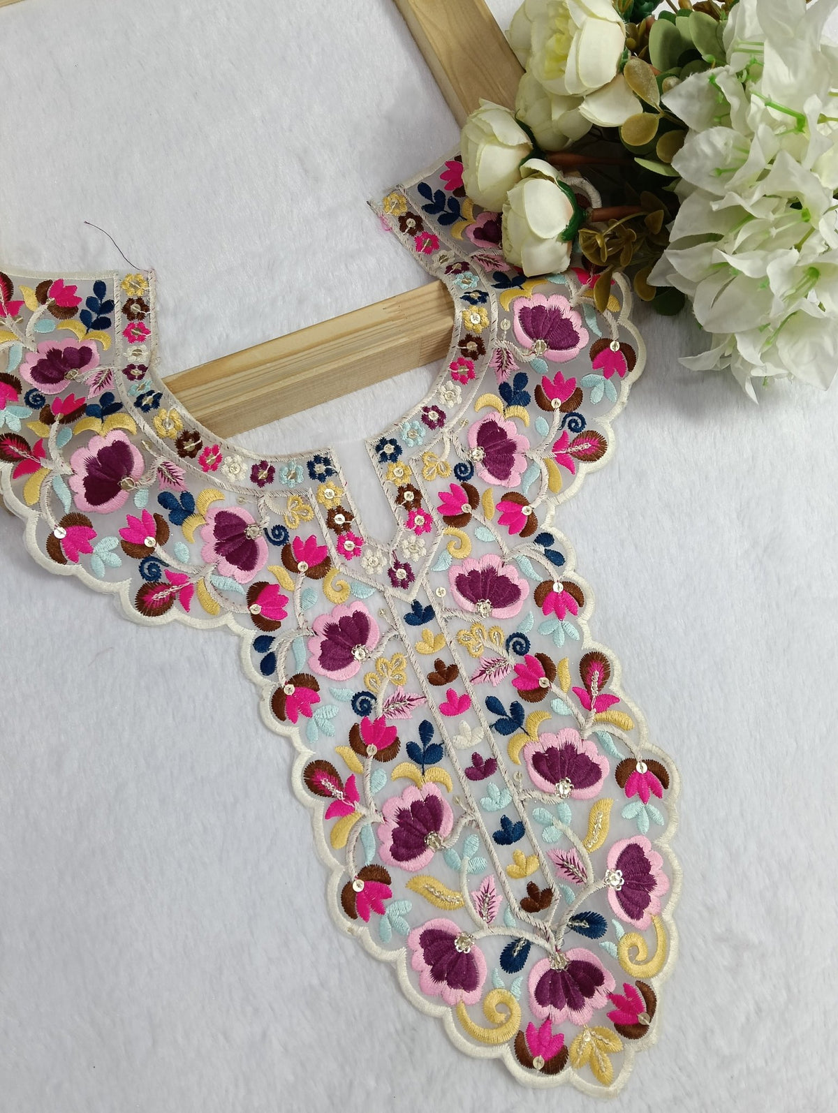Embroidered Neck Patch Design NE1027 - Artiza Lace
