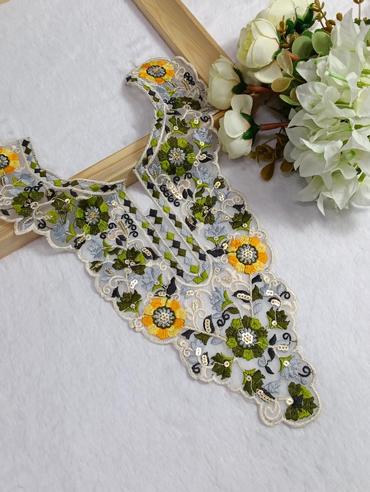 Embroidered Neck Patch Design NE1053 - Artiza Lace