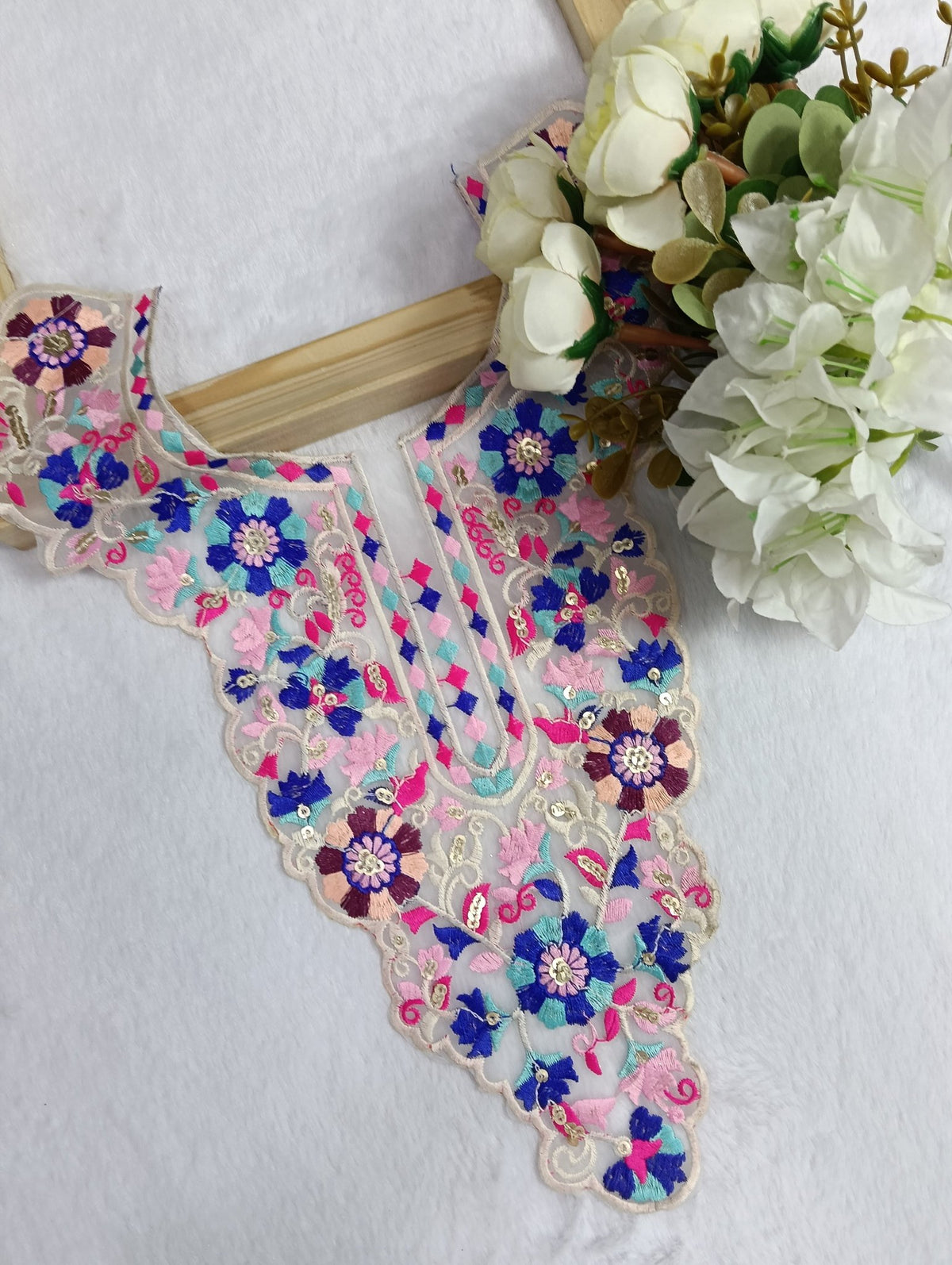 Embroidered Neck Patch Design NE1053 - Artiza Lace