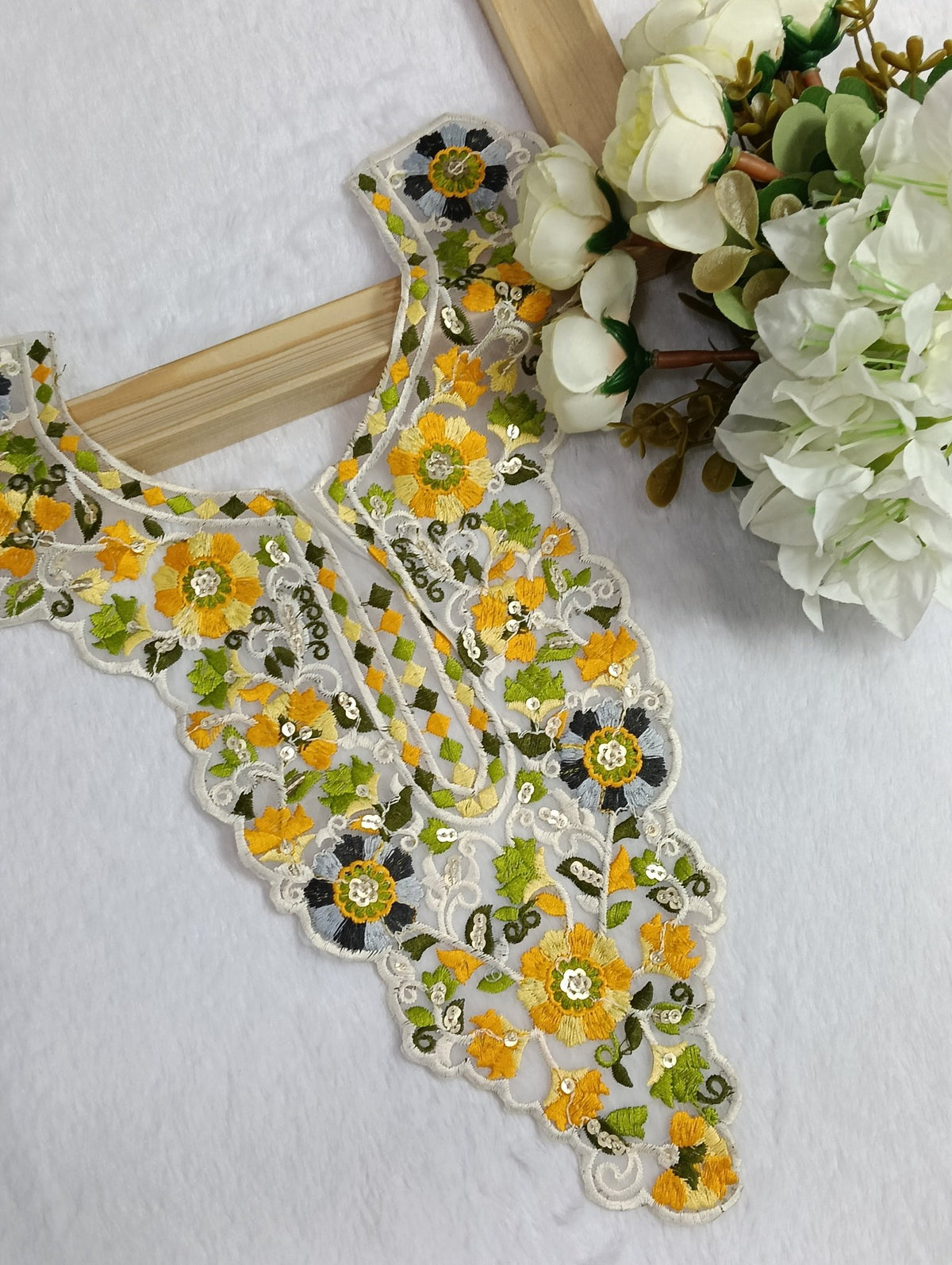 Embroidered Neck Patch Design NE1053 - Artiza Lace