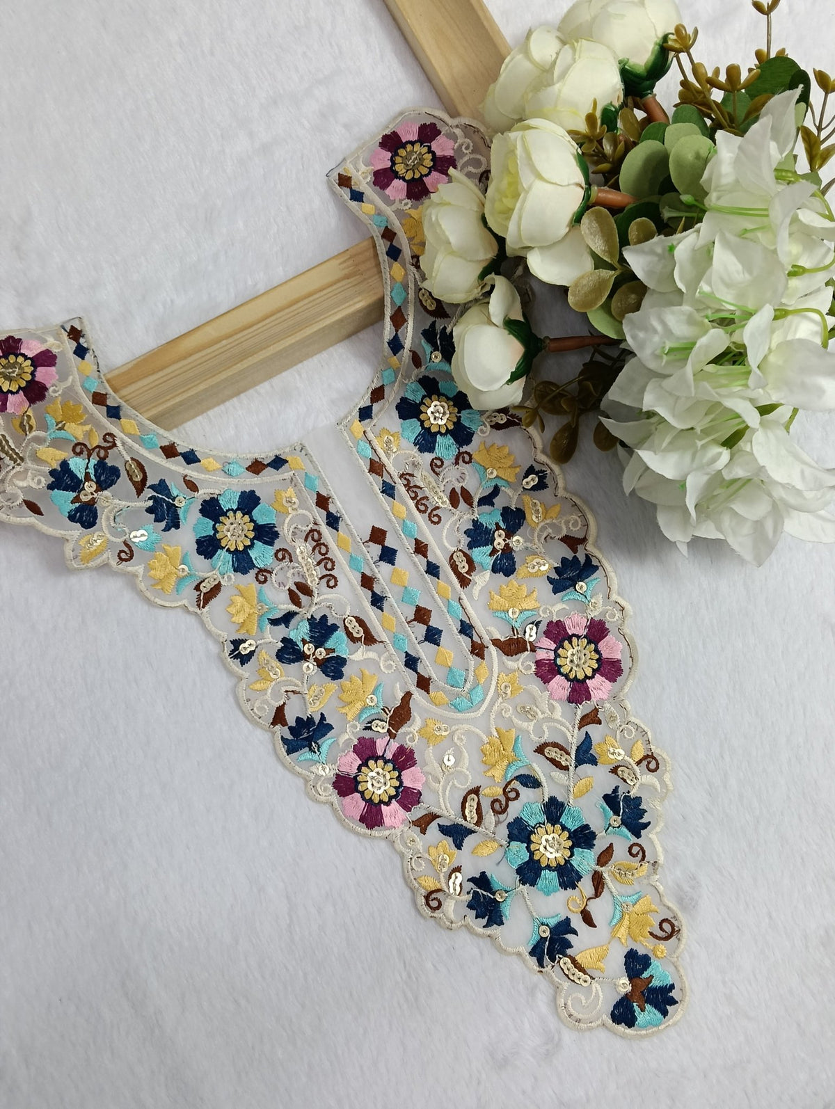 Embroidered Neck Patch Design NE1053 - Artiza Lace