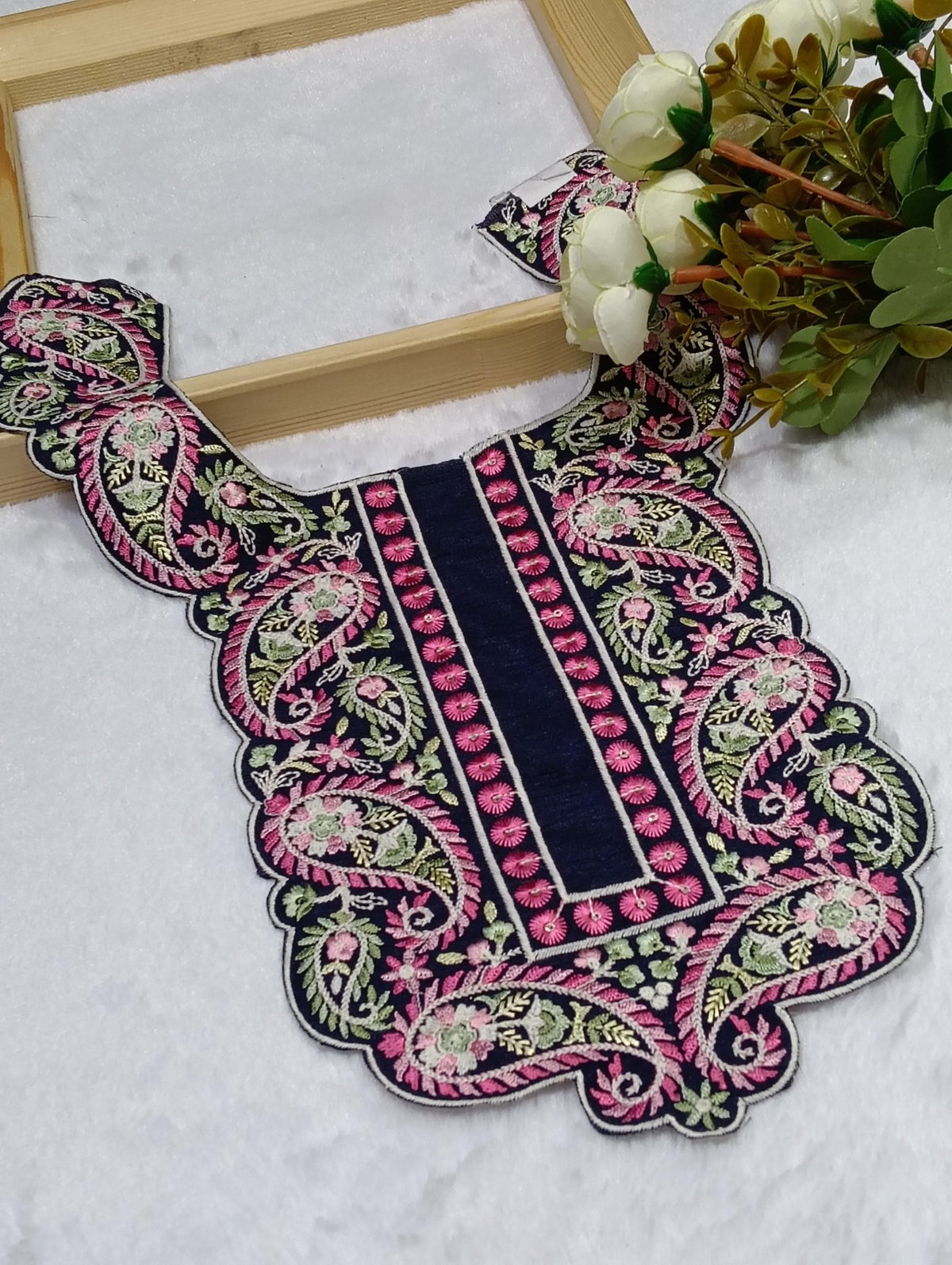 Embroidered Neck Patch Design NE1090 - Artiza Lace