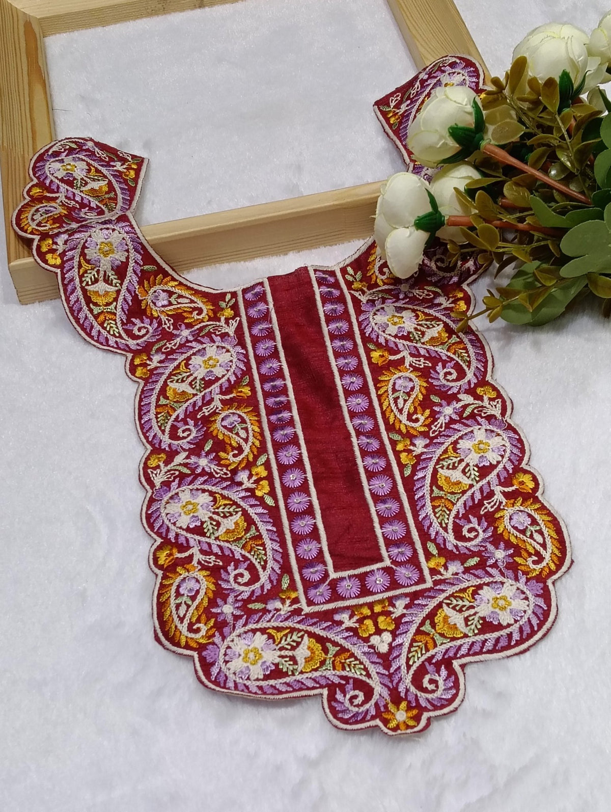 Embroidered Neck Patch Design NE1090 - Artiza Lace