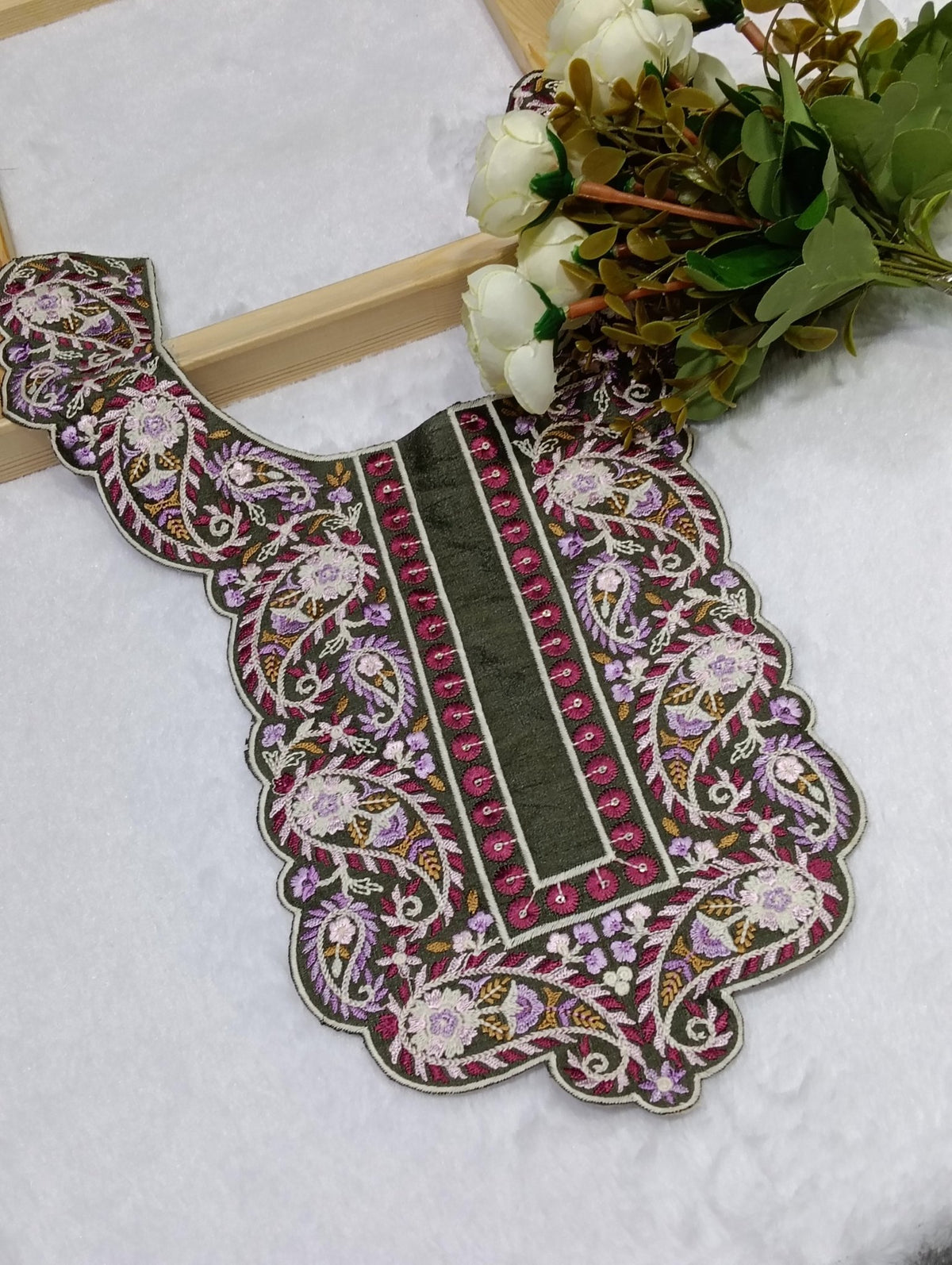 Embroidered Neck Patch Design NE1090 - Artiza Lace