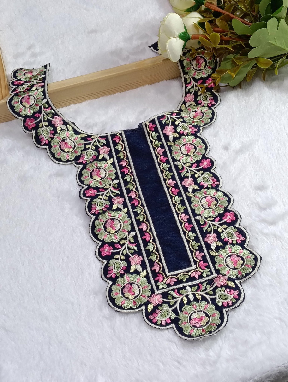 Embroidered Neck Patch Design NE1091 - Artiza Lace