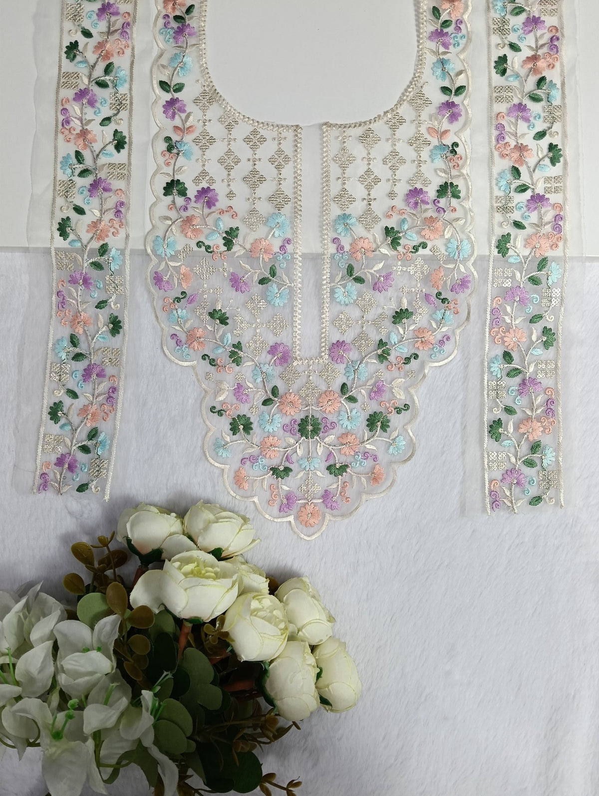 Embroidered Neck Patch Design NE1095 - Artiza Lace