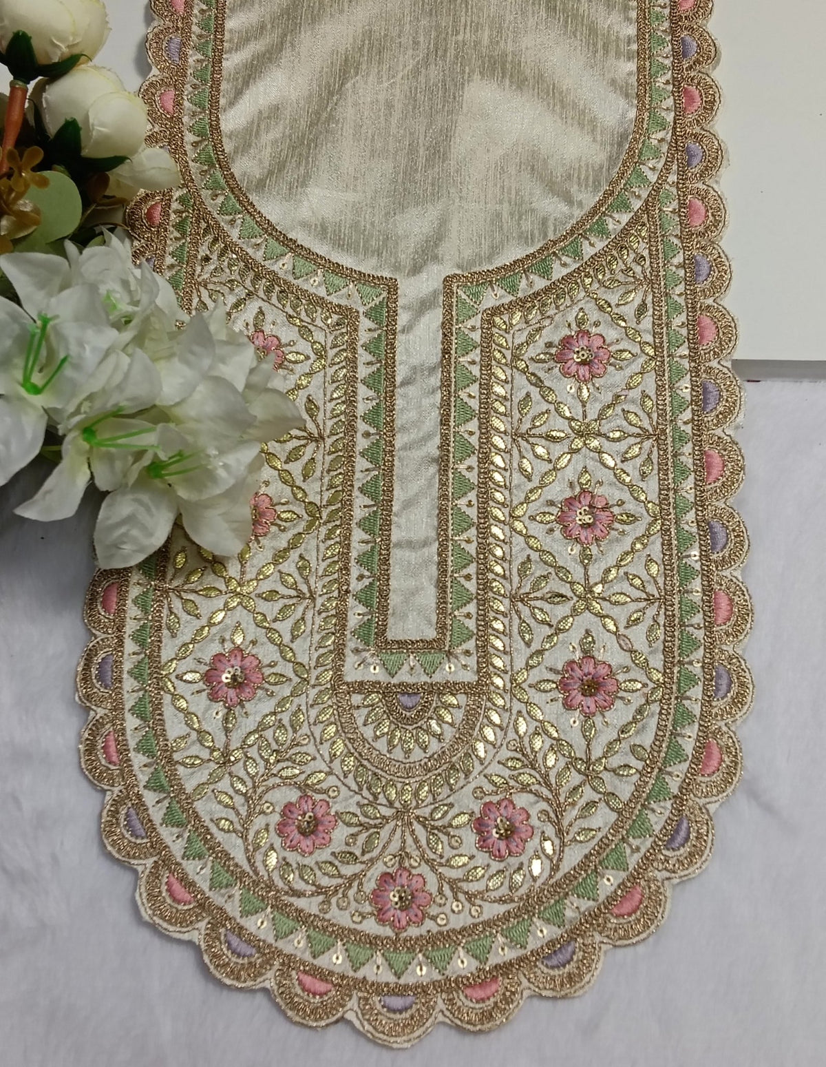 Embroidered Neck Patch Design NE1317 - Artiza Lace