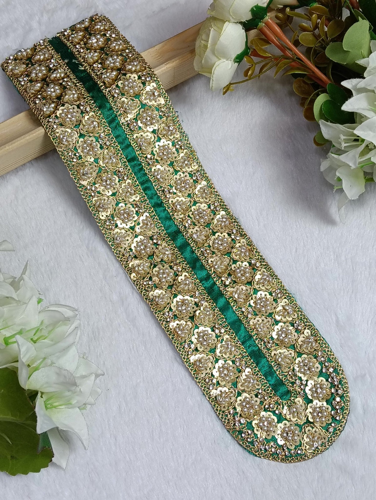 Embroidered Neck Patch Design NE1350 - Artiza Lace