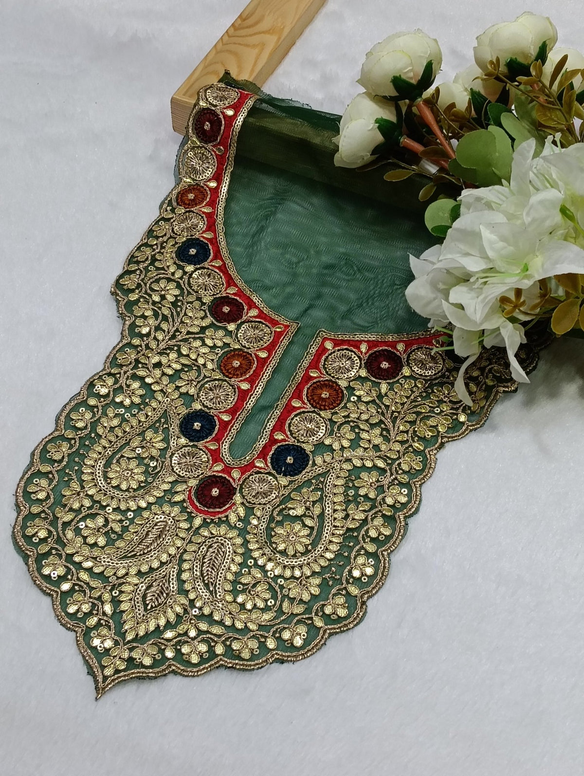 Embroidered Neck Patch Design NE1381 - Artiza Lace