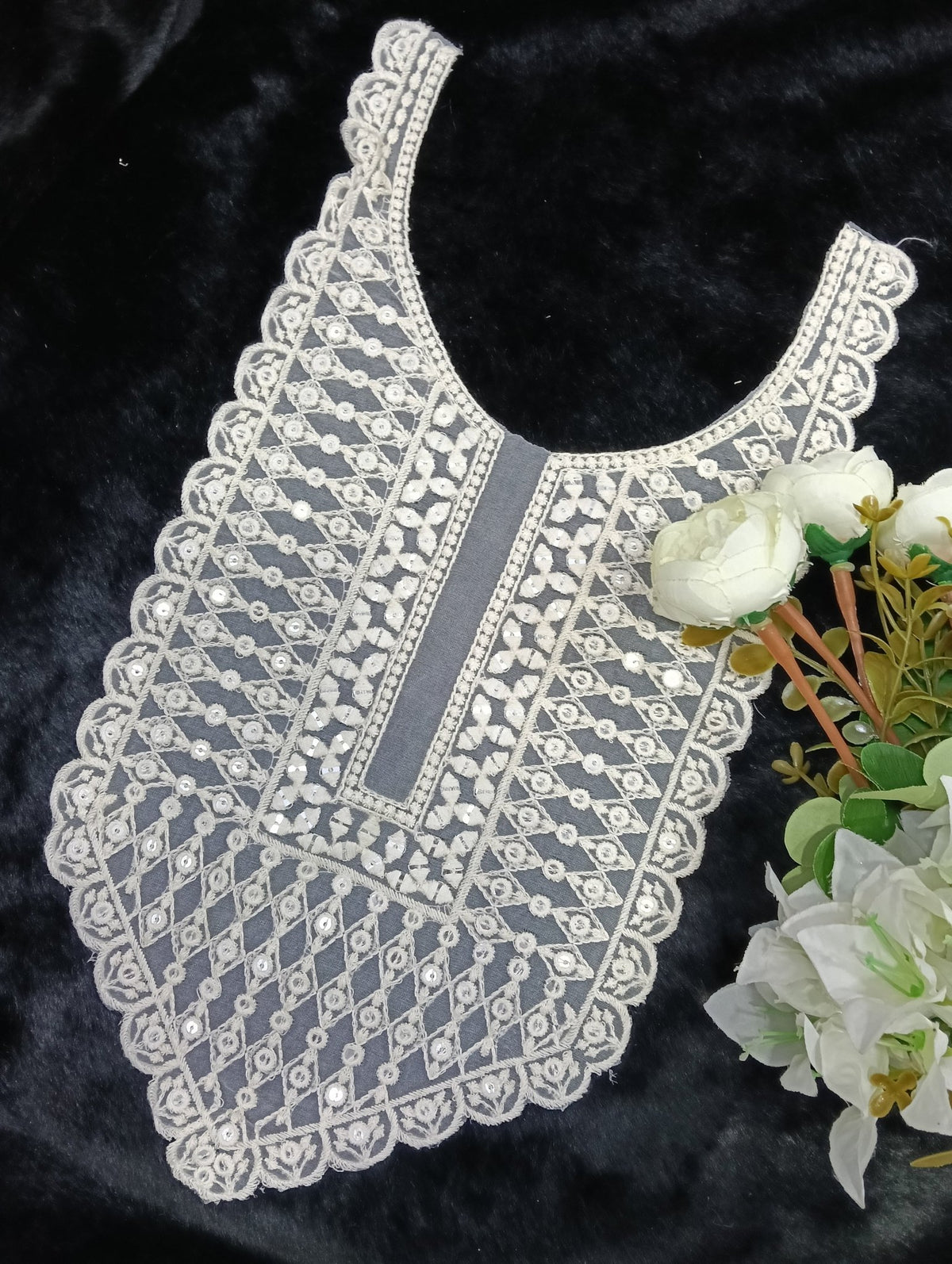 Embroidered Neck Patch Design NE404 - Artiza Lace