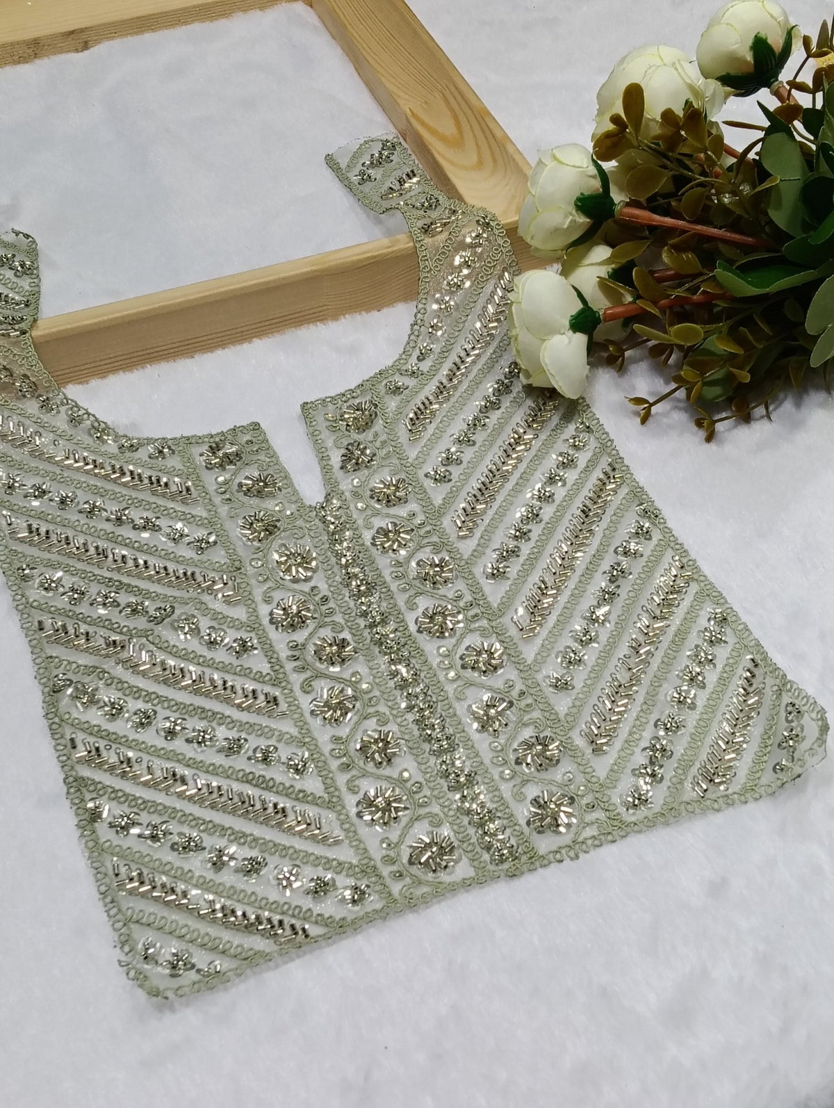 Embroidered Neck Patch Design NE543 - Artiza Lace