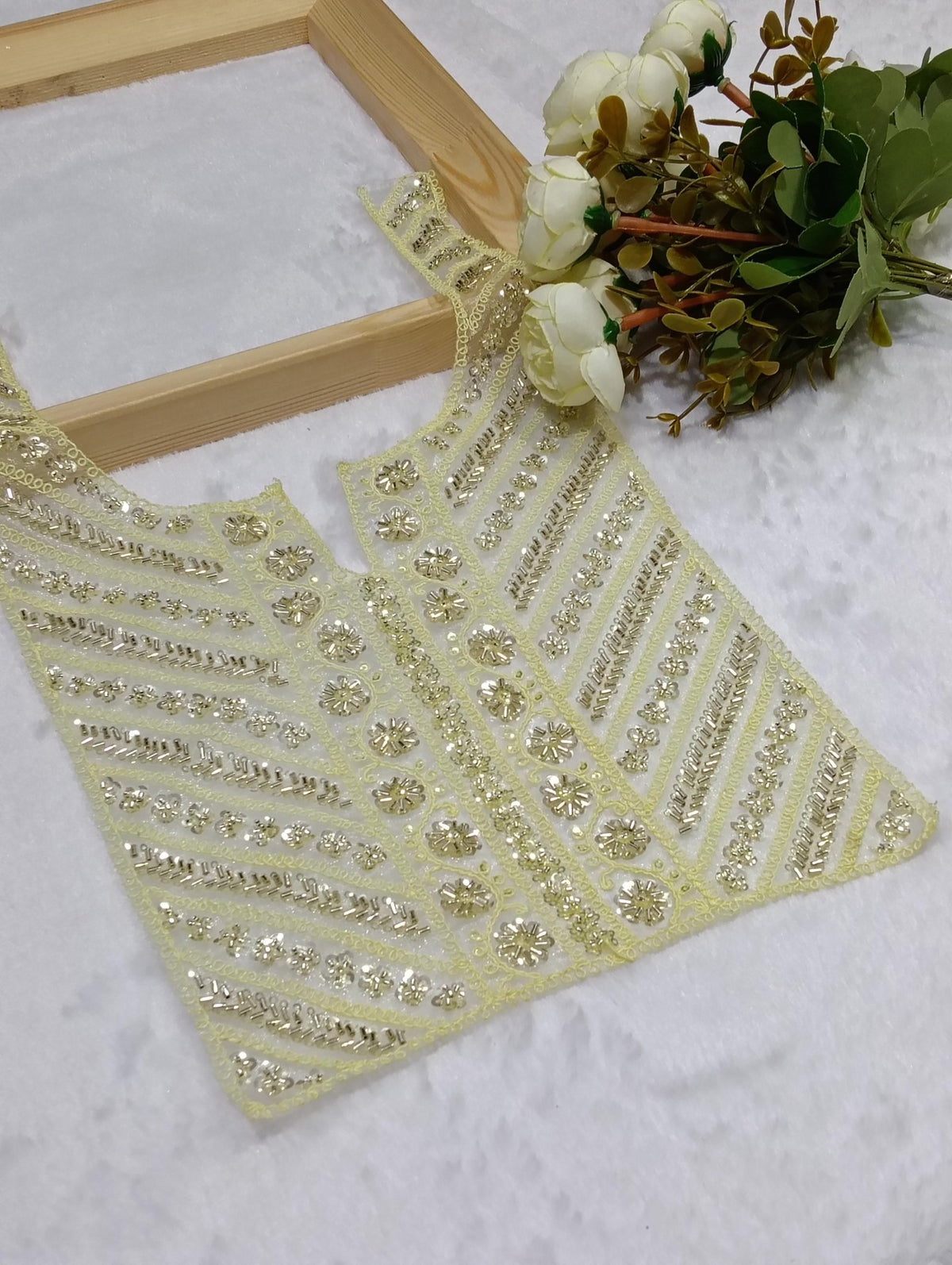 Embroidered Neck Patch Design NE543 - Artiza Lace