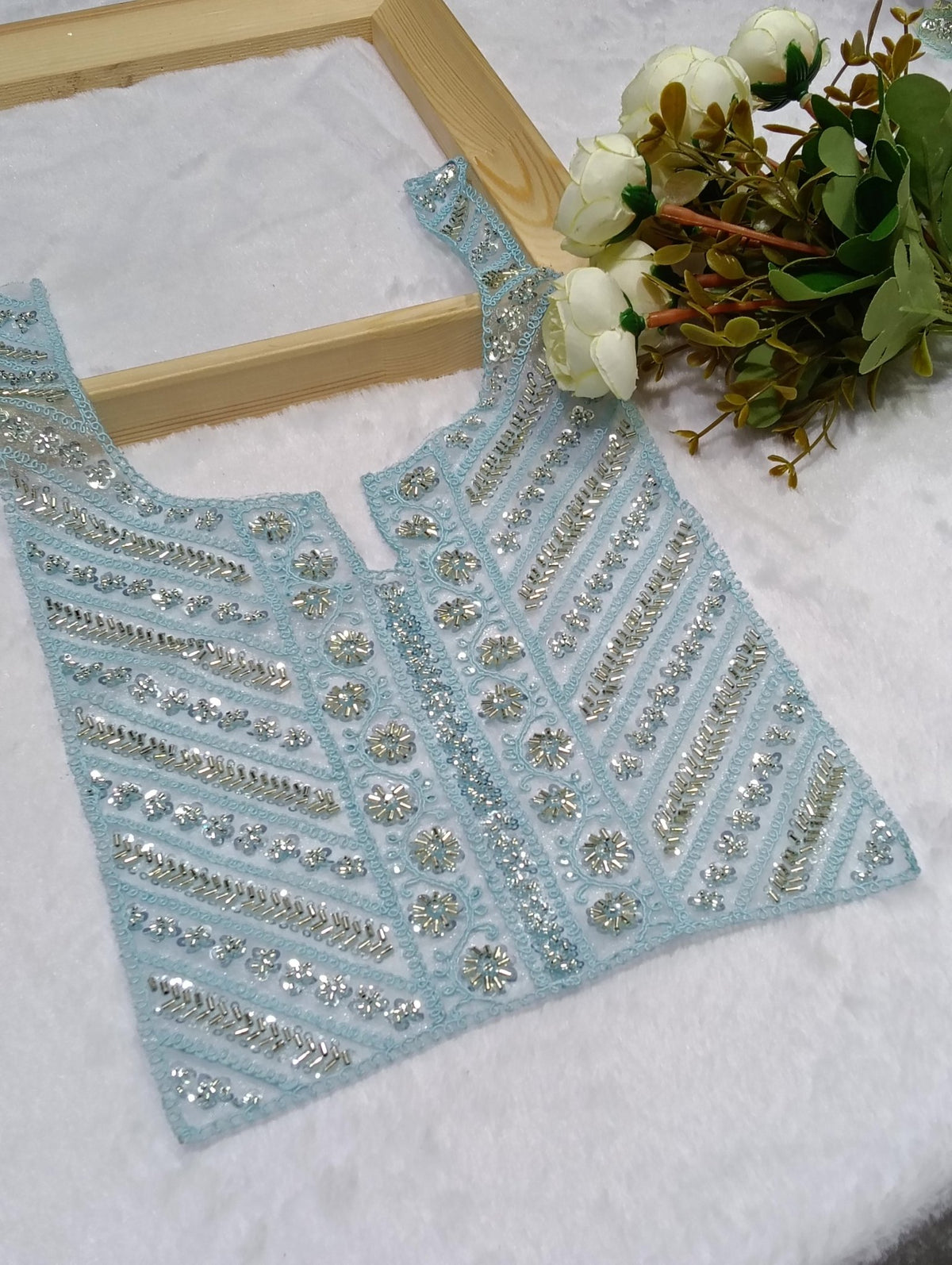 Embroidered Neck Patch Design NE543 - Artiza Lace