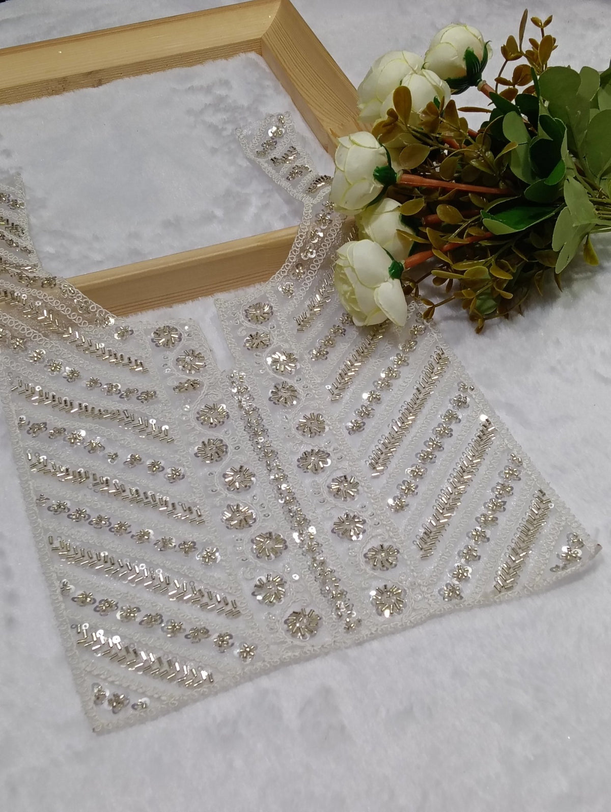Embroidered Neck Patch Design NE543 - Artiza Lace