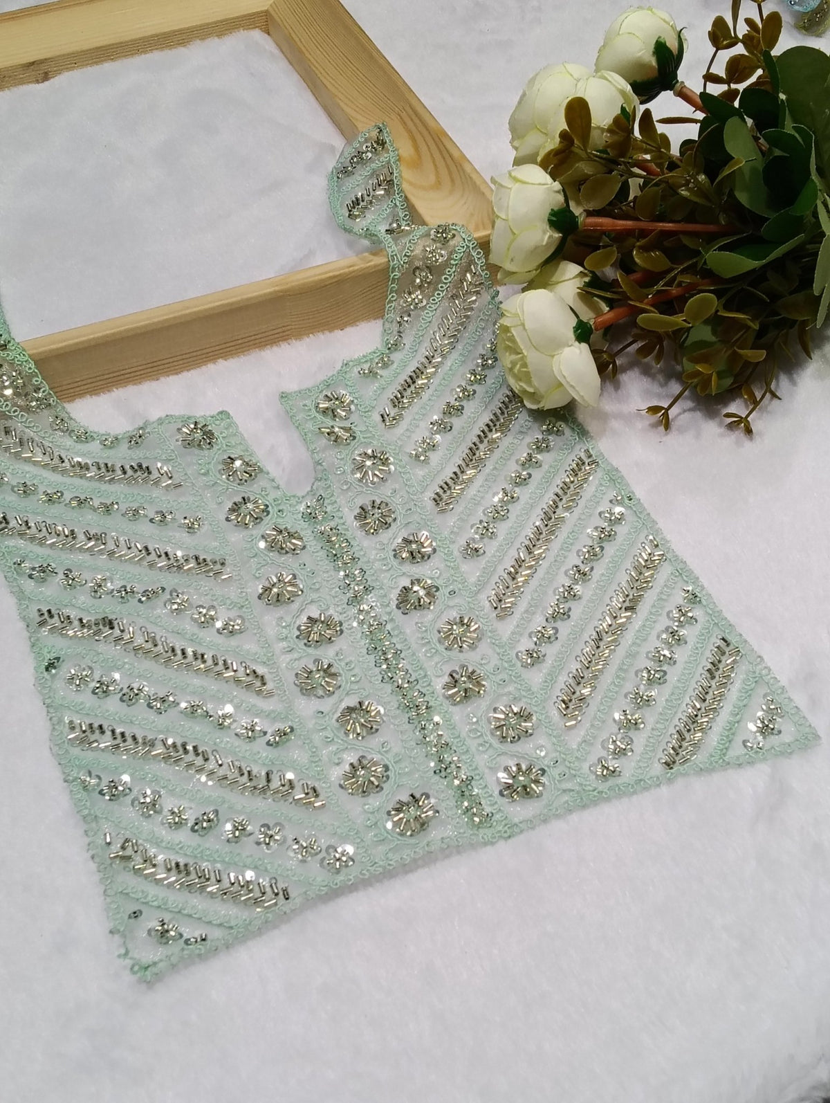 Embroidered Neck Patch Design NE543 - Artiza Lace