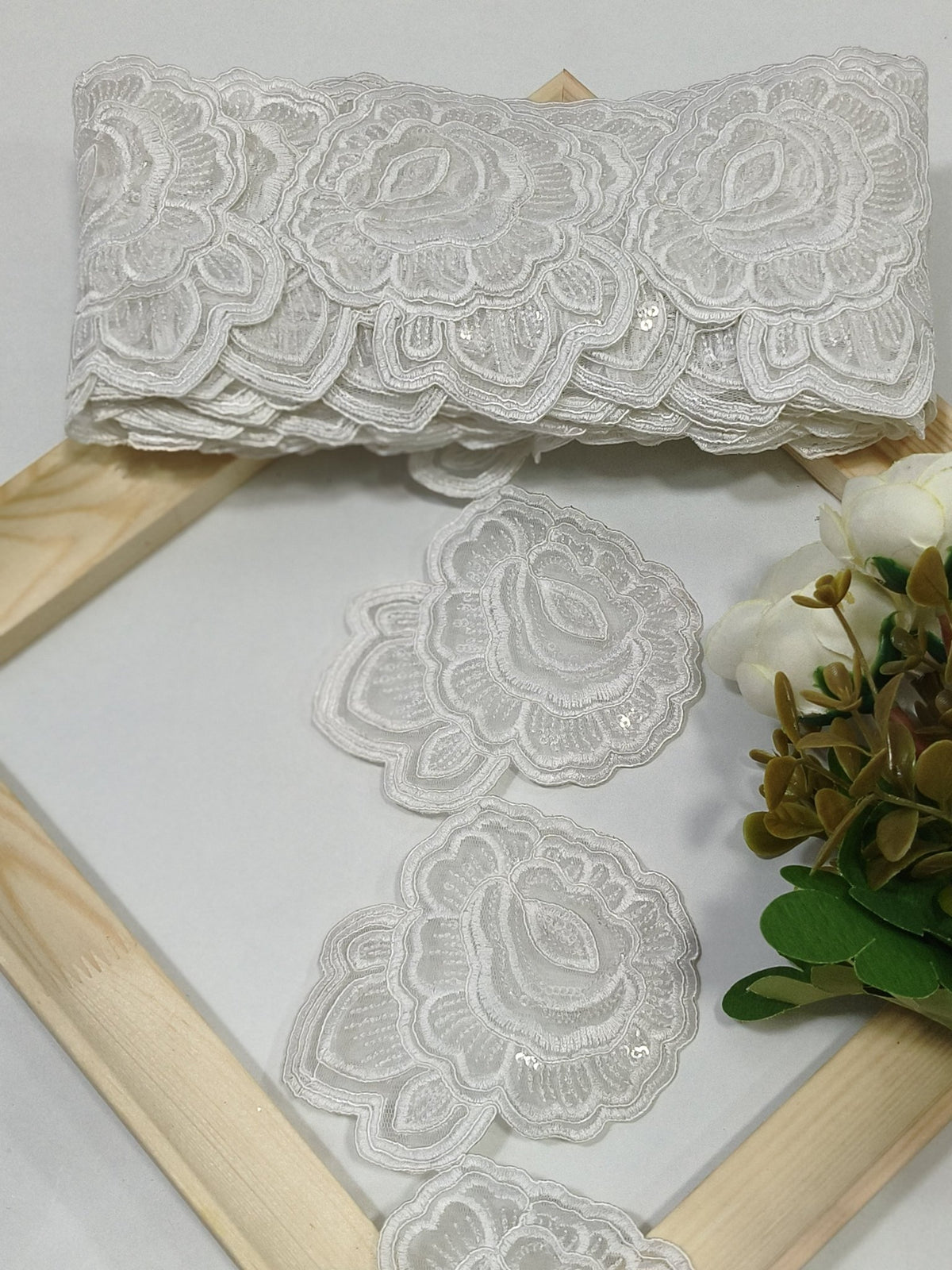 Coding Embroidered Zari Border 08 – 4 Colours | Artiza Lace