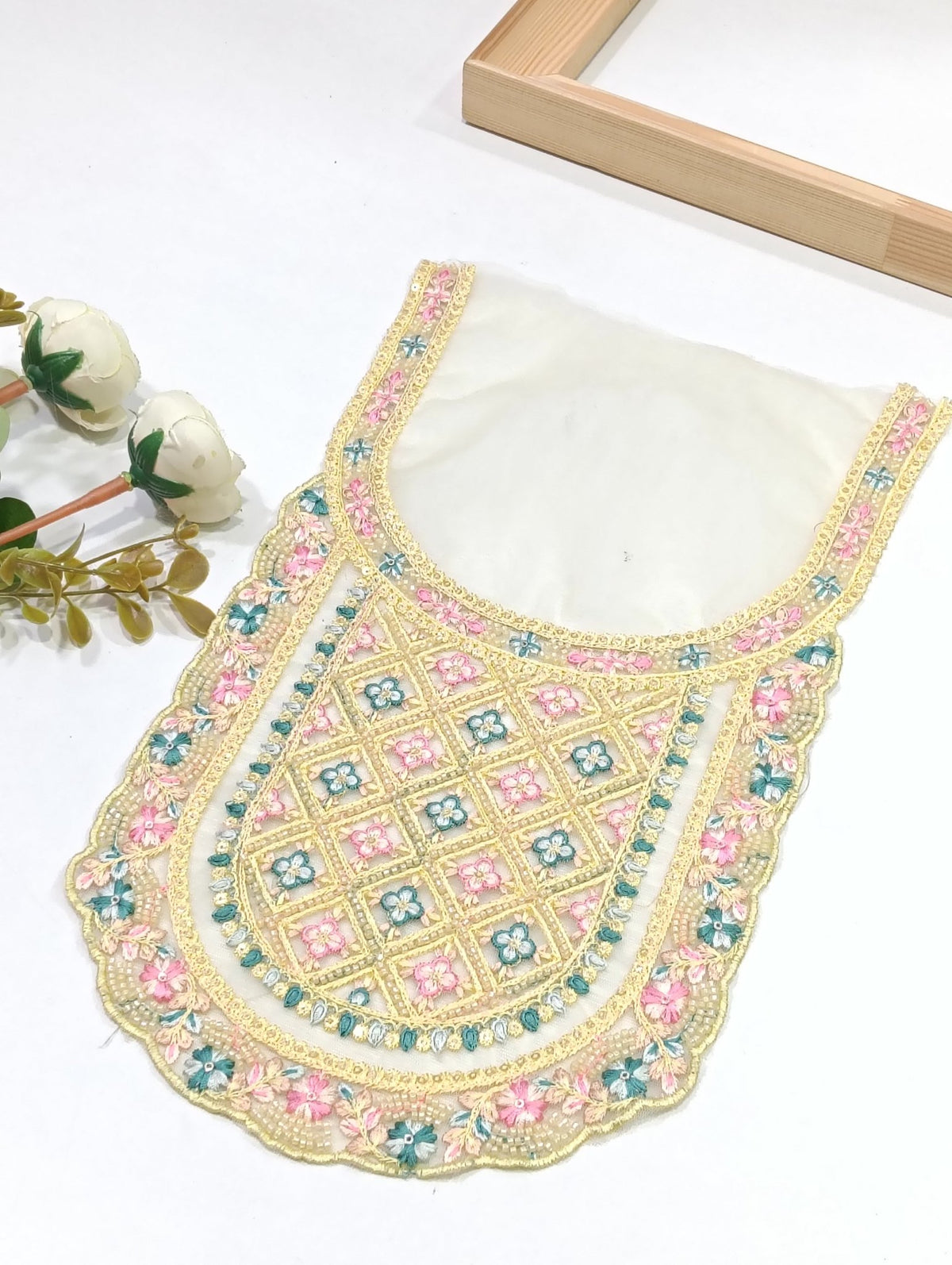 Handwork Neck Patch NE1085-PRO124370 - Artiza Lace