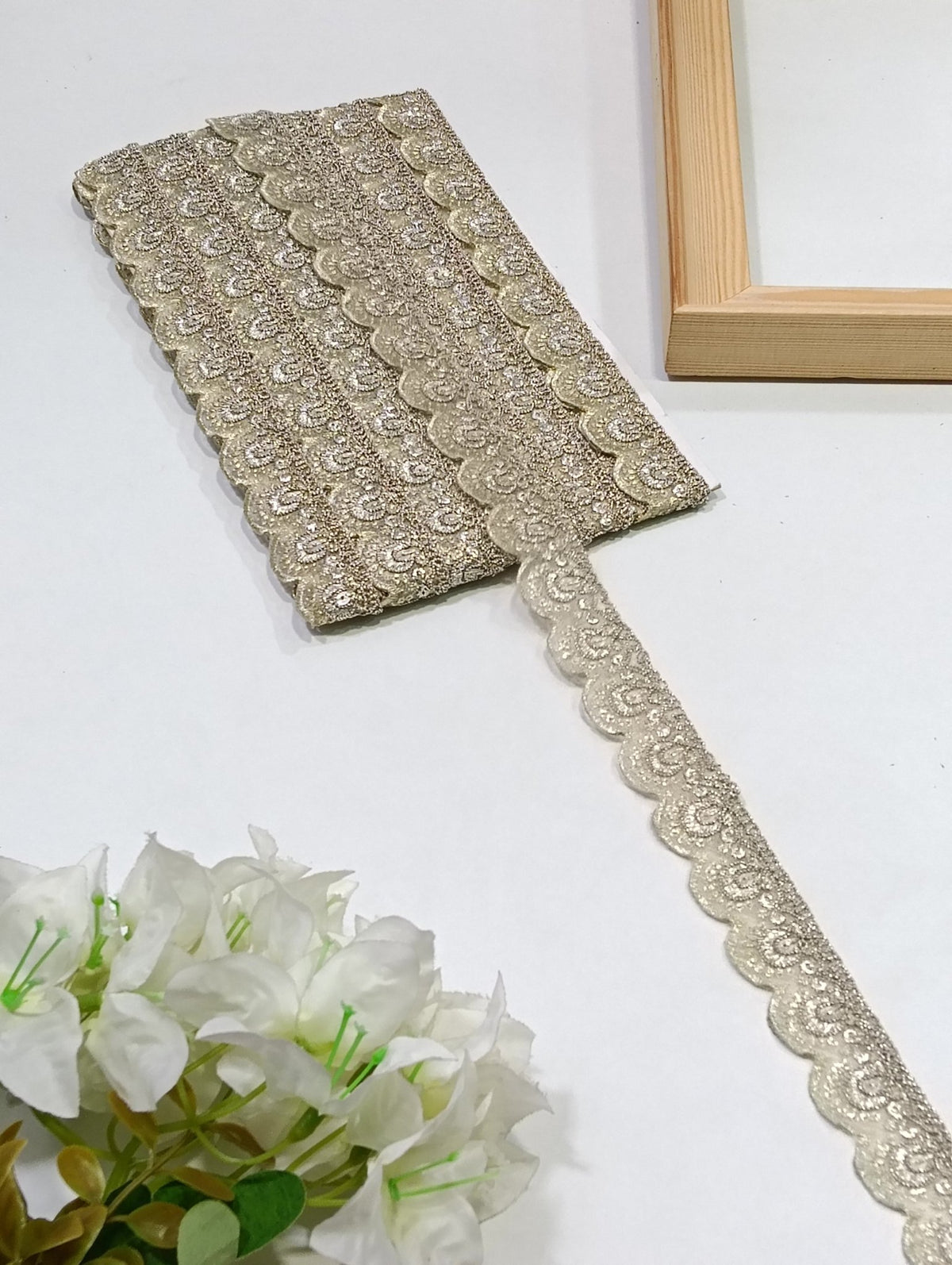 JA14589 Jari Border - Artiza Lace