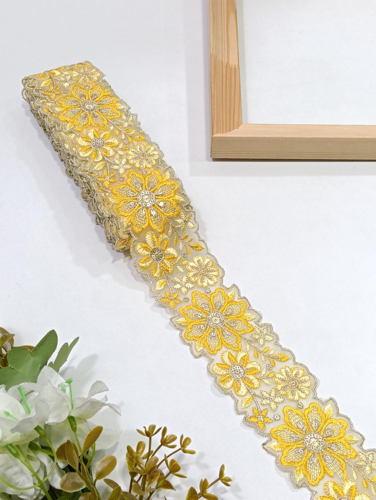 JA14887 Jari Border - Artiza Lace