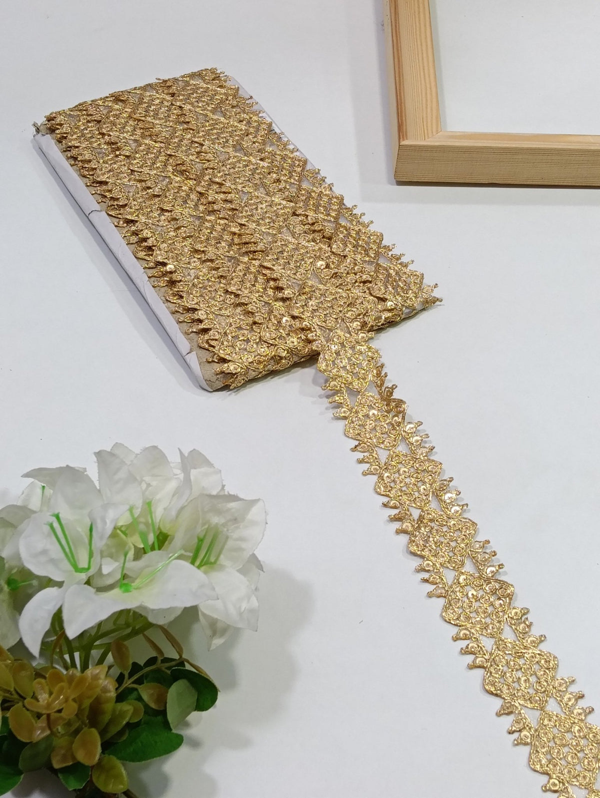 JA6086 Jari Border - Artiza Lace