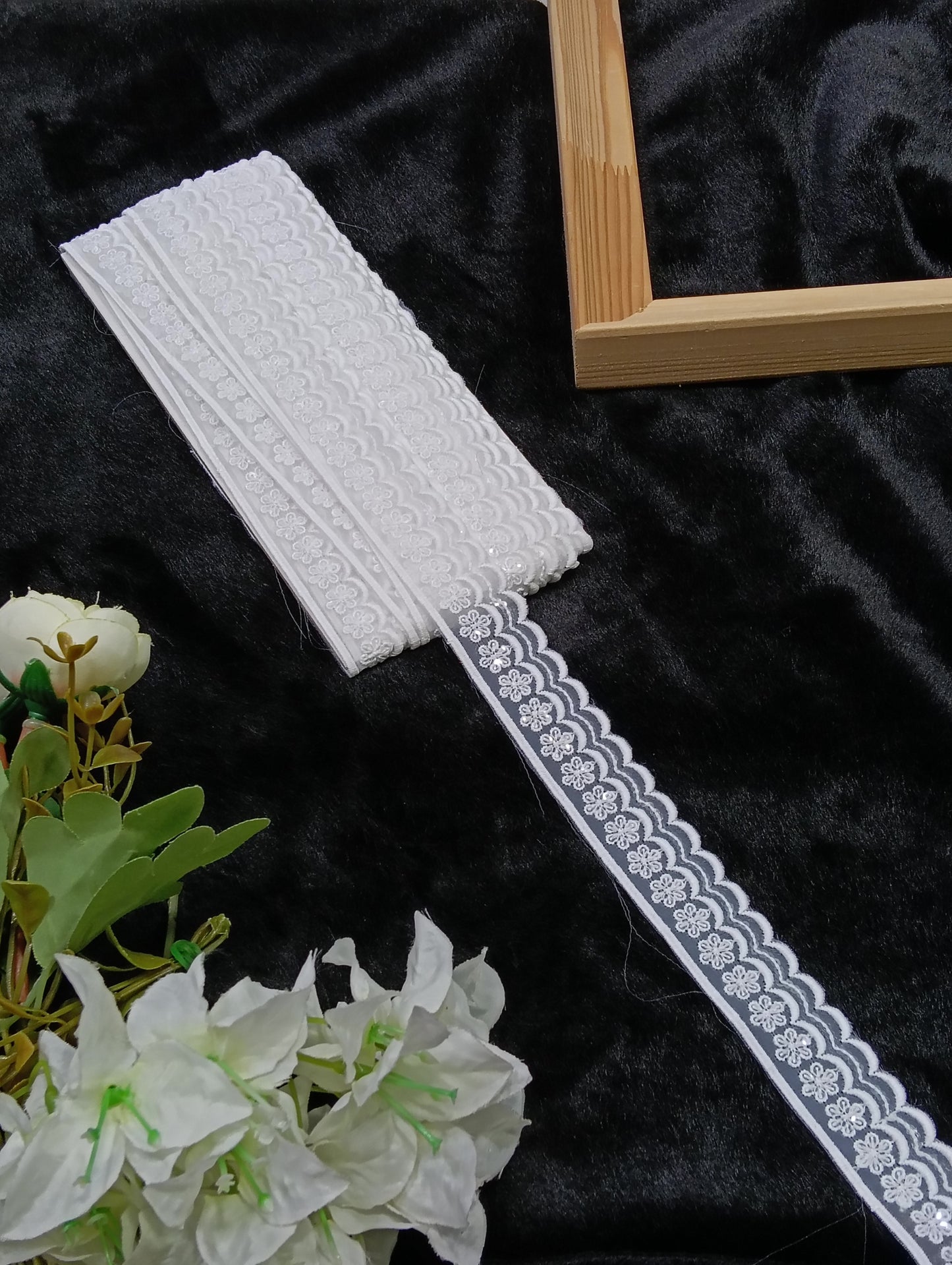 CR4725 Crochet Lace